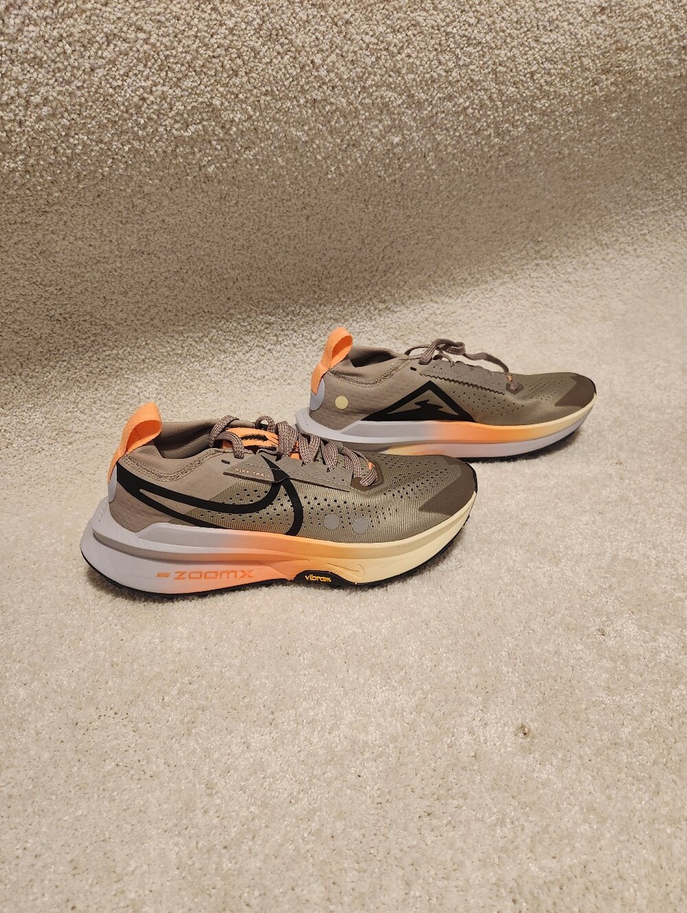 Women's Nike Zegama Trail 2 Size 8